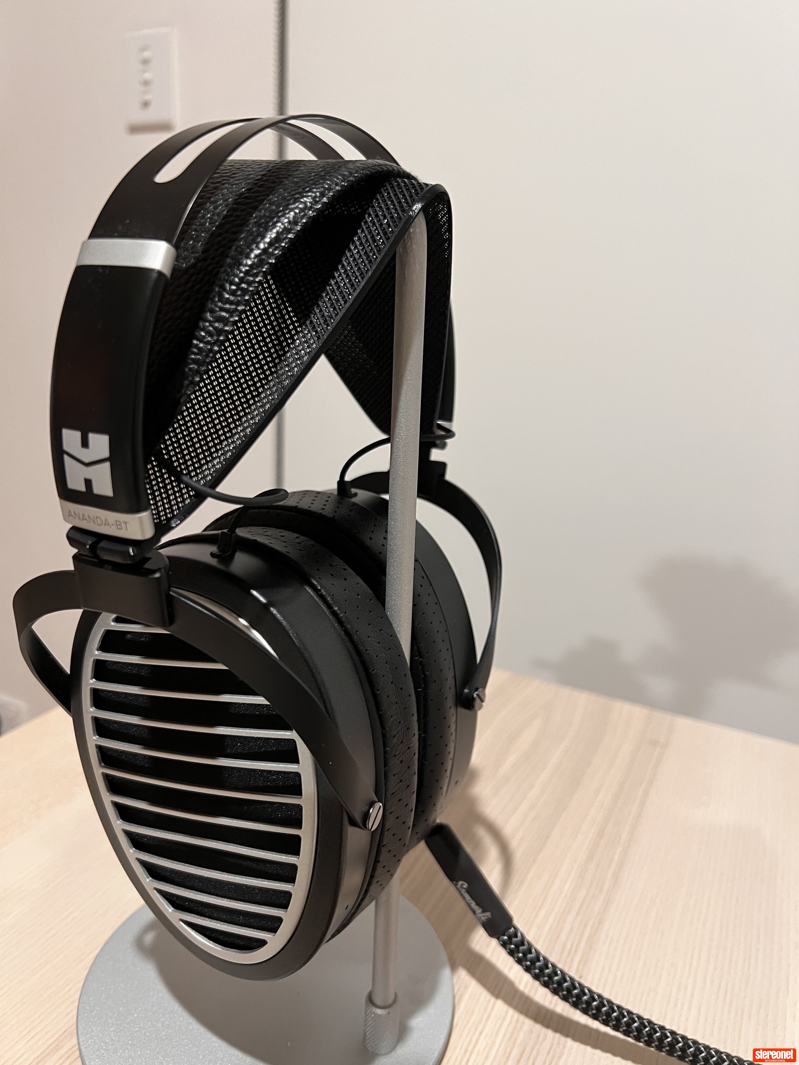 HiFiMan Ananda BT R2R Headphones - Over/On Ear