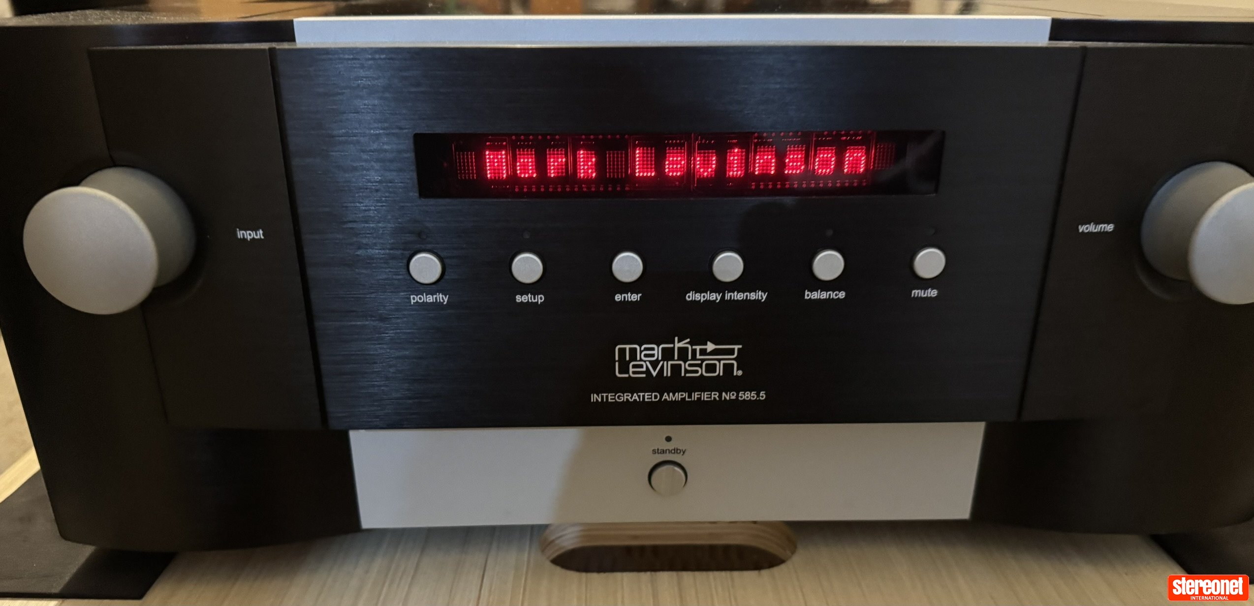 Mark Levinson 585.5 Integrated Amplifier (Solid State)