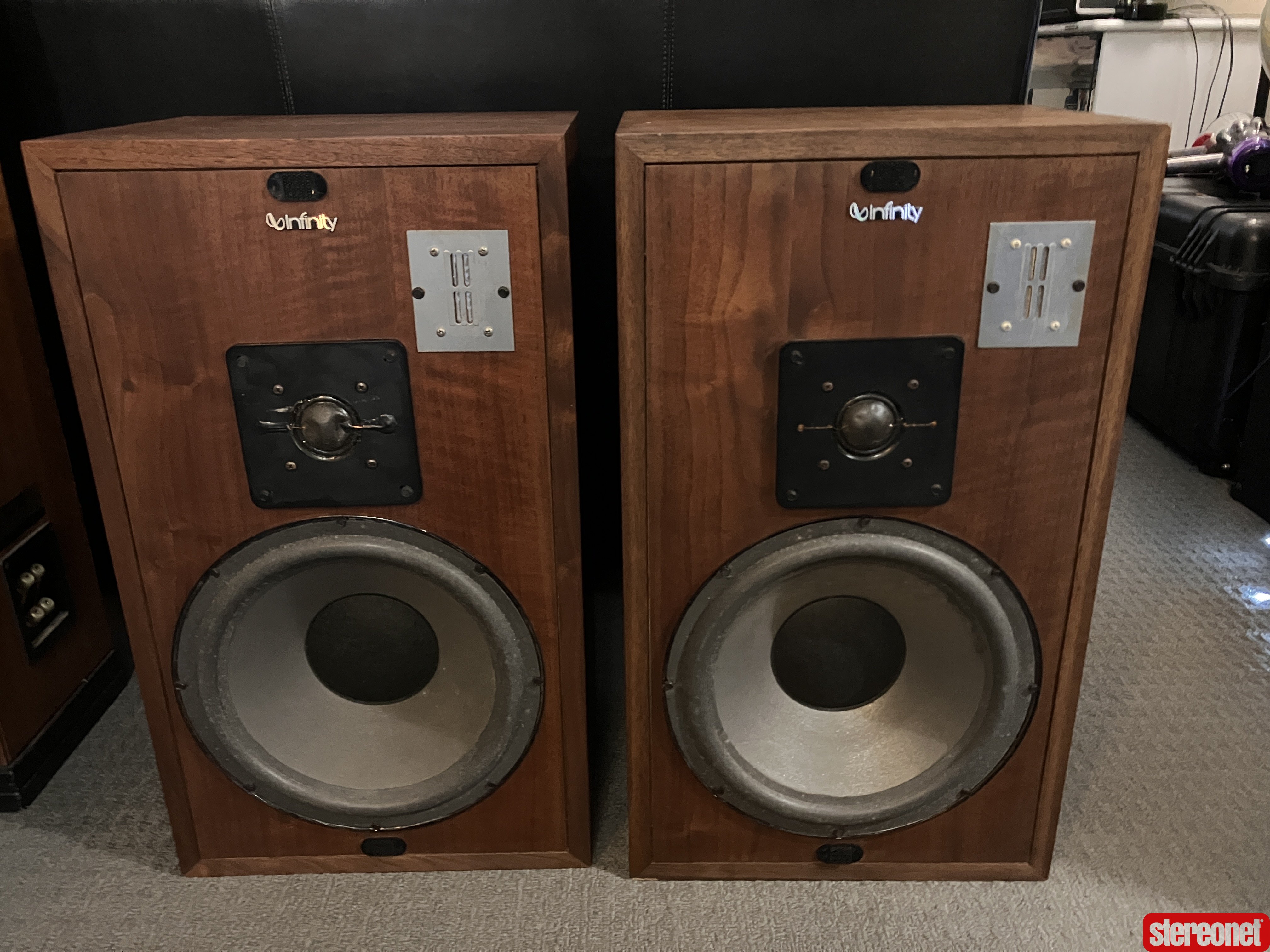 Infinity Quantum Jr. Floorstanding Loudspeakers