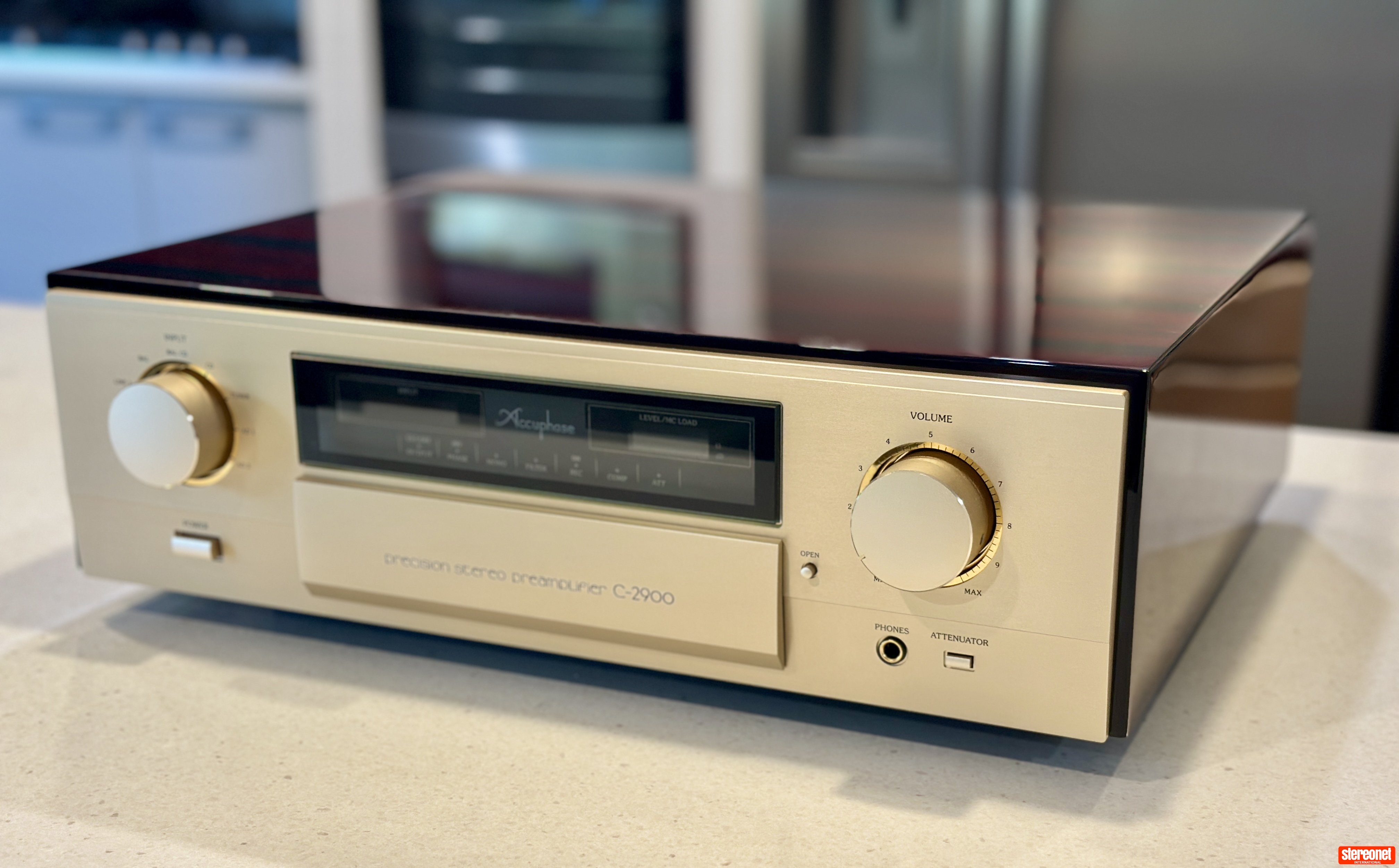 Accuphase C2900 Pre Amplifier