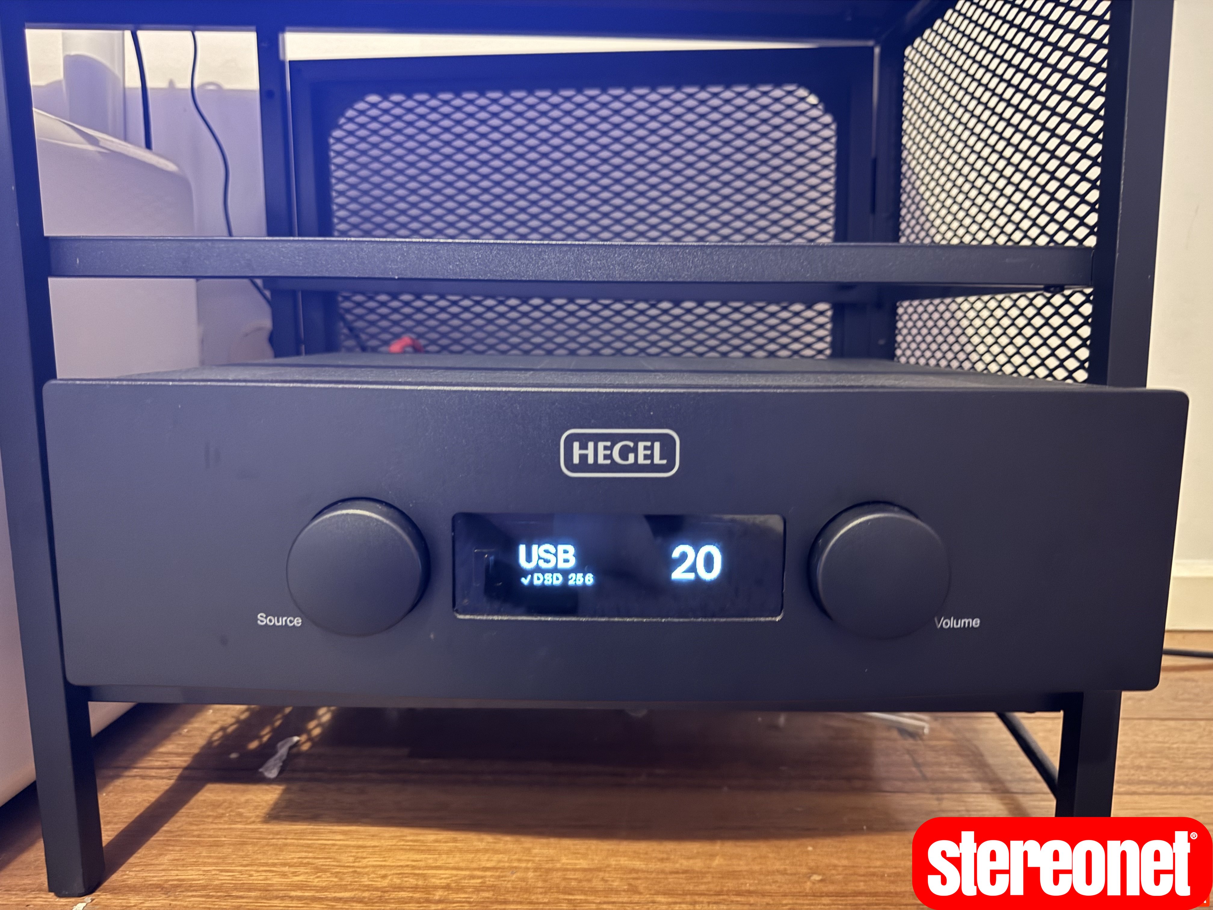 Hegel Music Systems H390 Integrated Amplifier (Solid State)