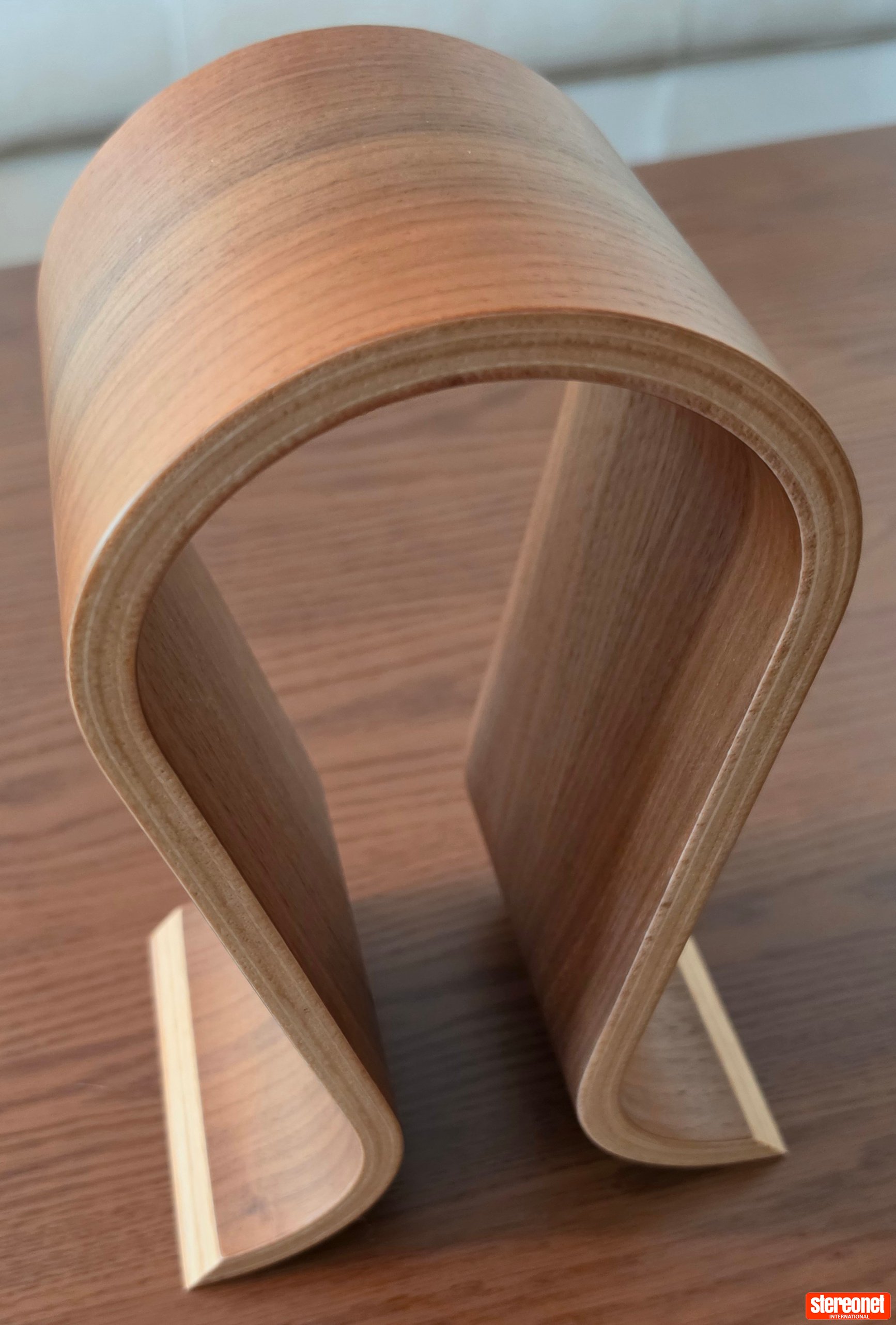Sieveking Omega Headphones Stand