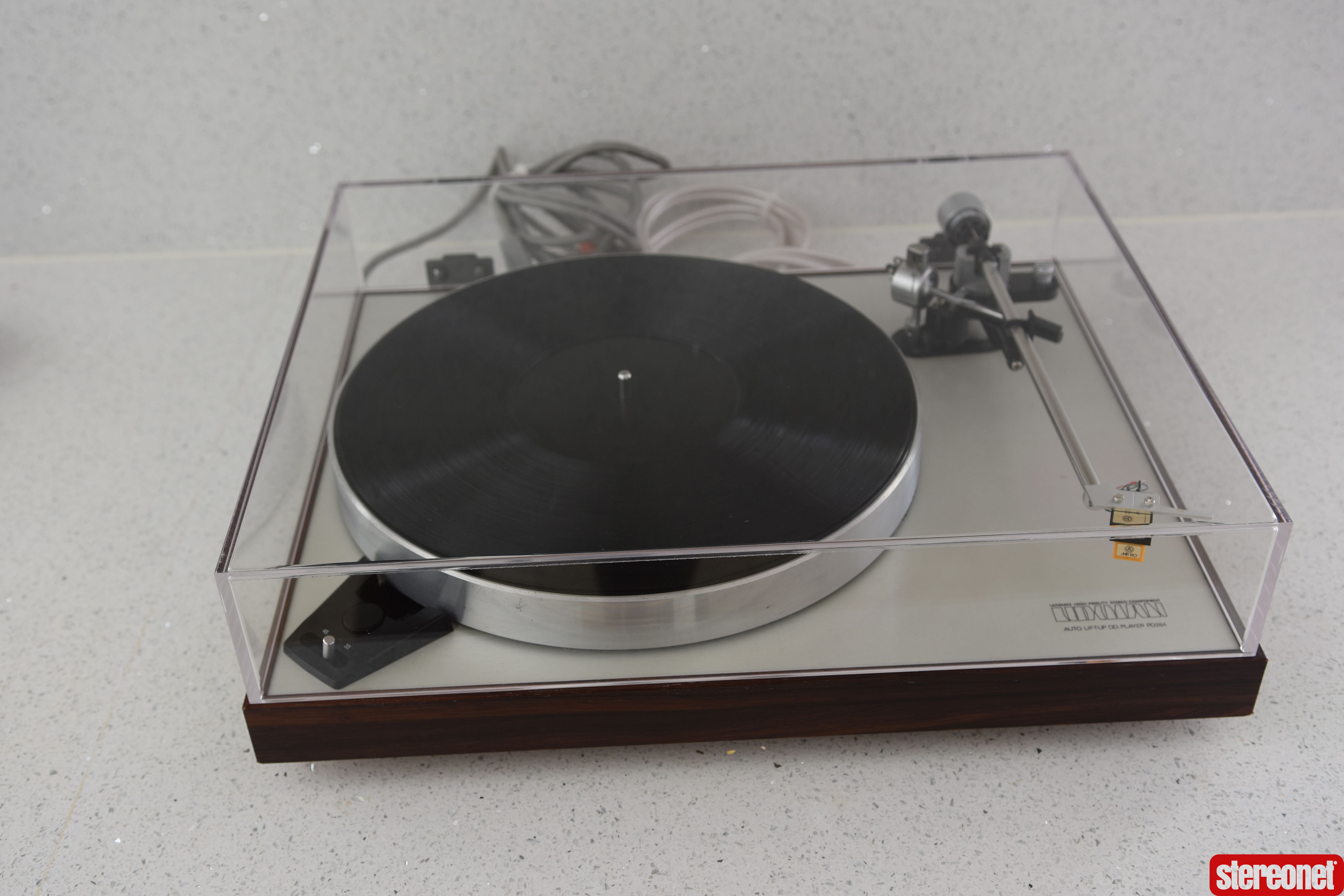 Luxman PD 264 Turntable