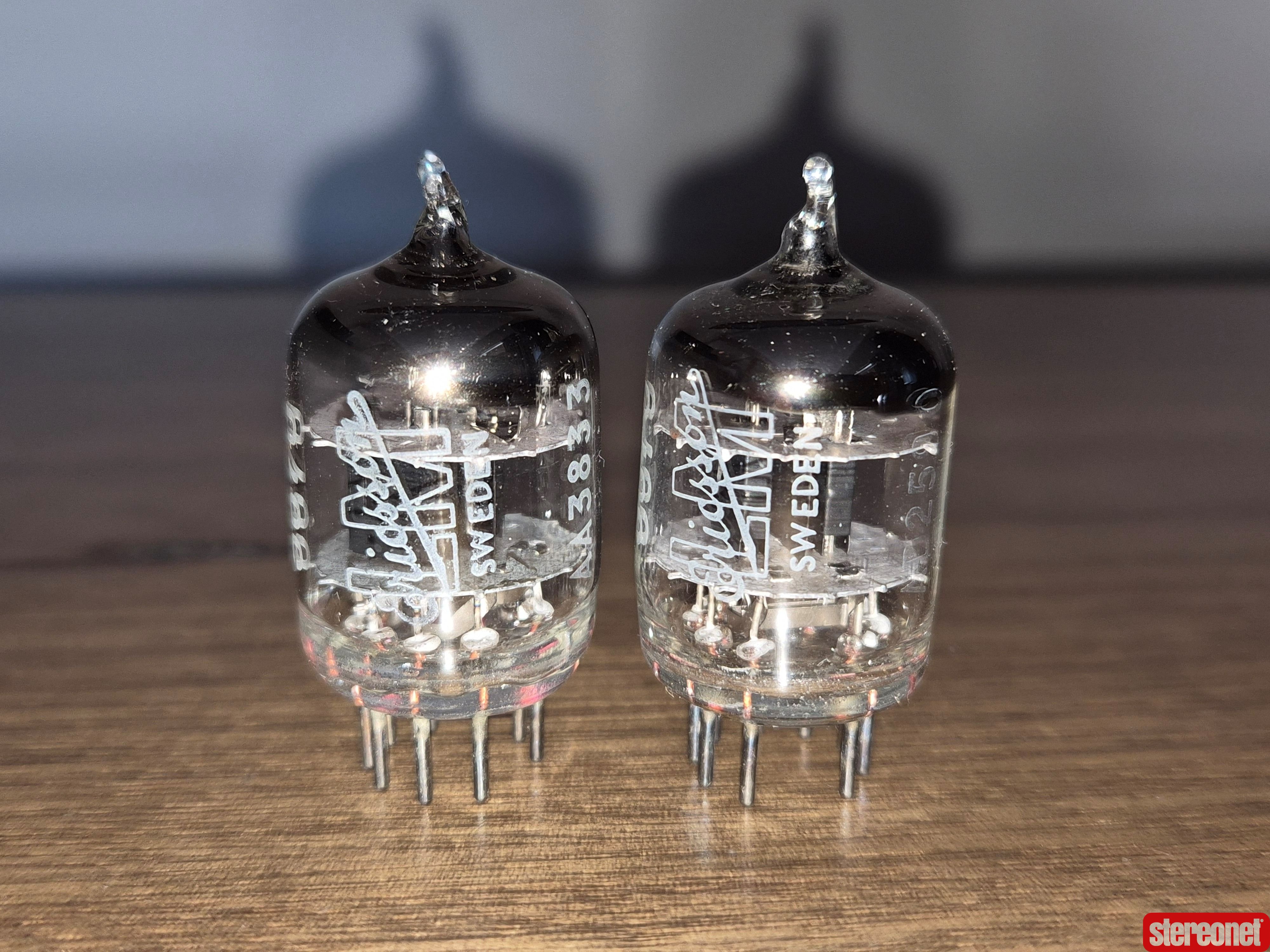 LM Ericsson 5670 Valves/Tubes