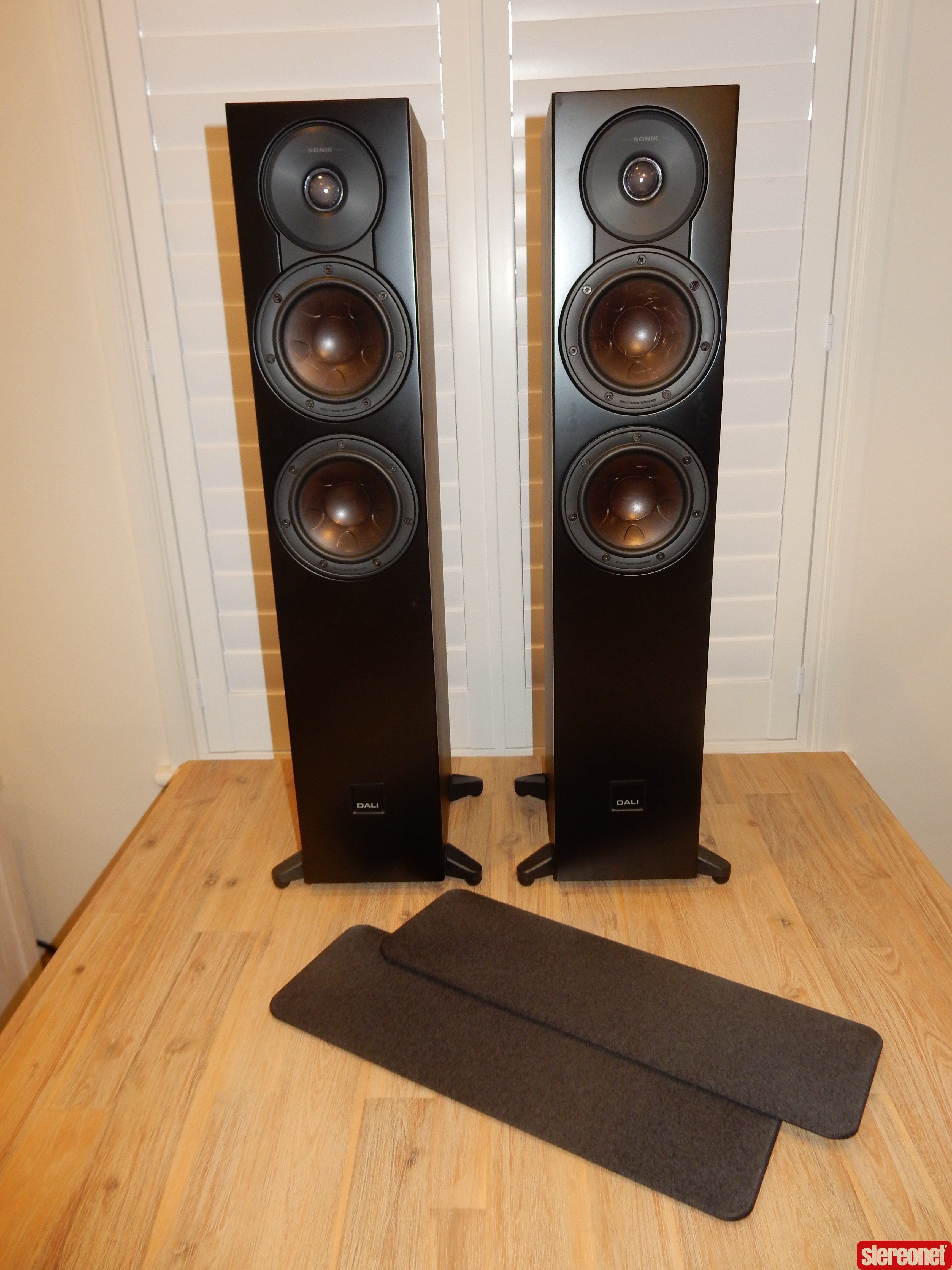 DALI Sonik 5 Floorstanding Loudspeakers