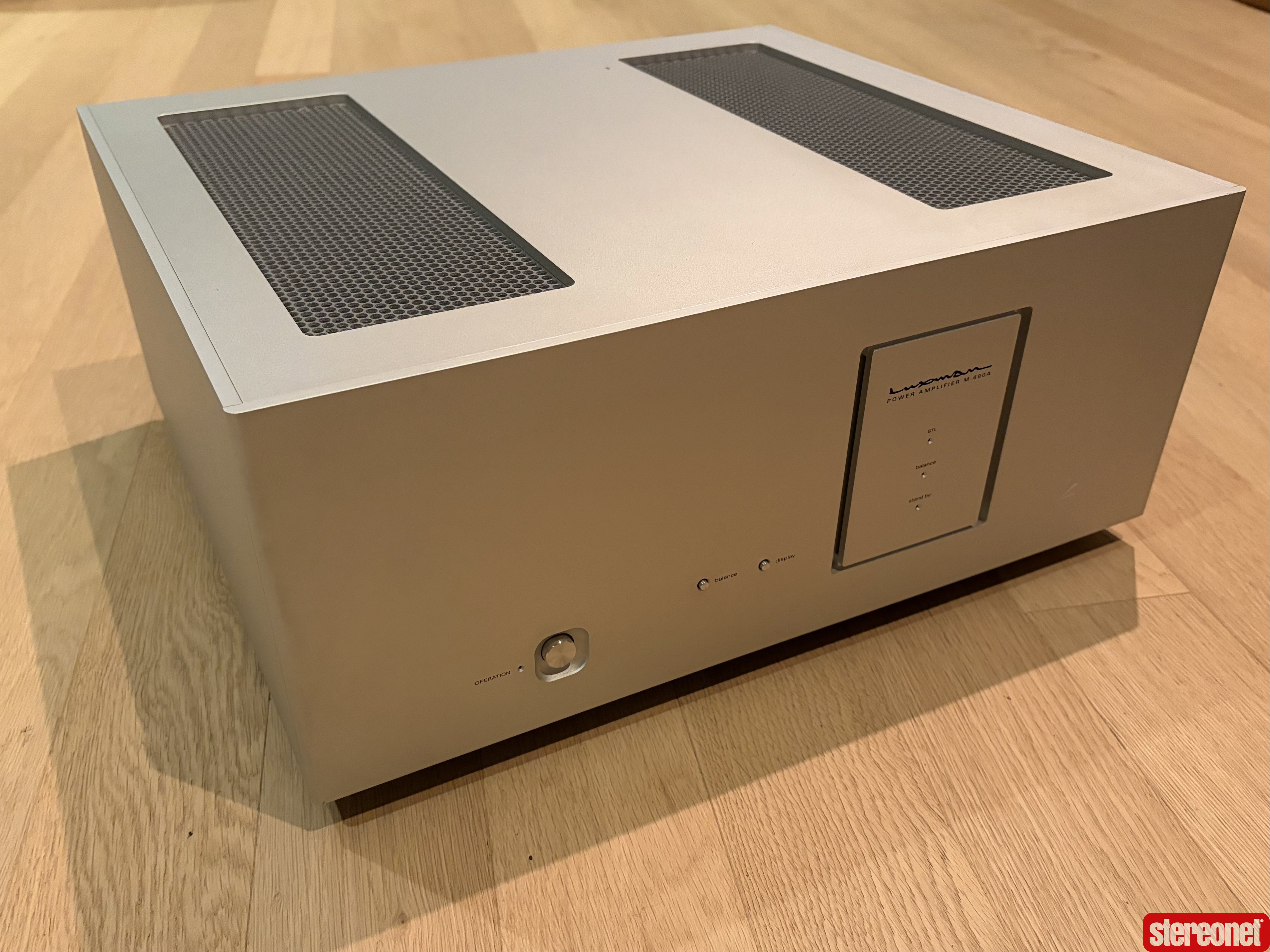 Luxman Luxman C-600F control pre Amplifier and Luxman M-600A power amplifier Power Amplifier