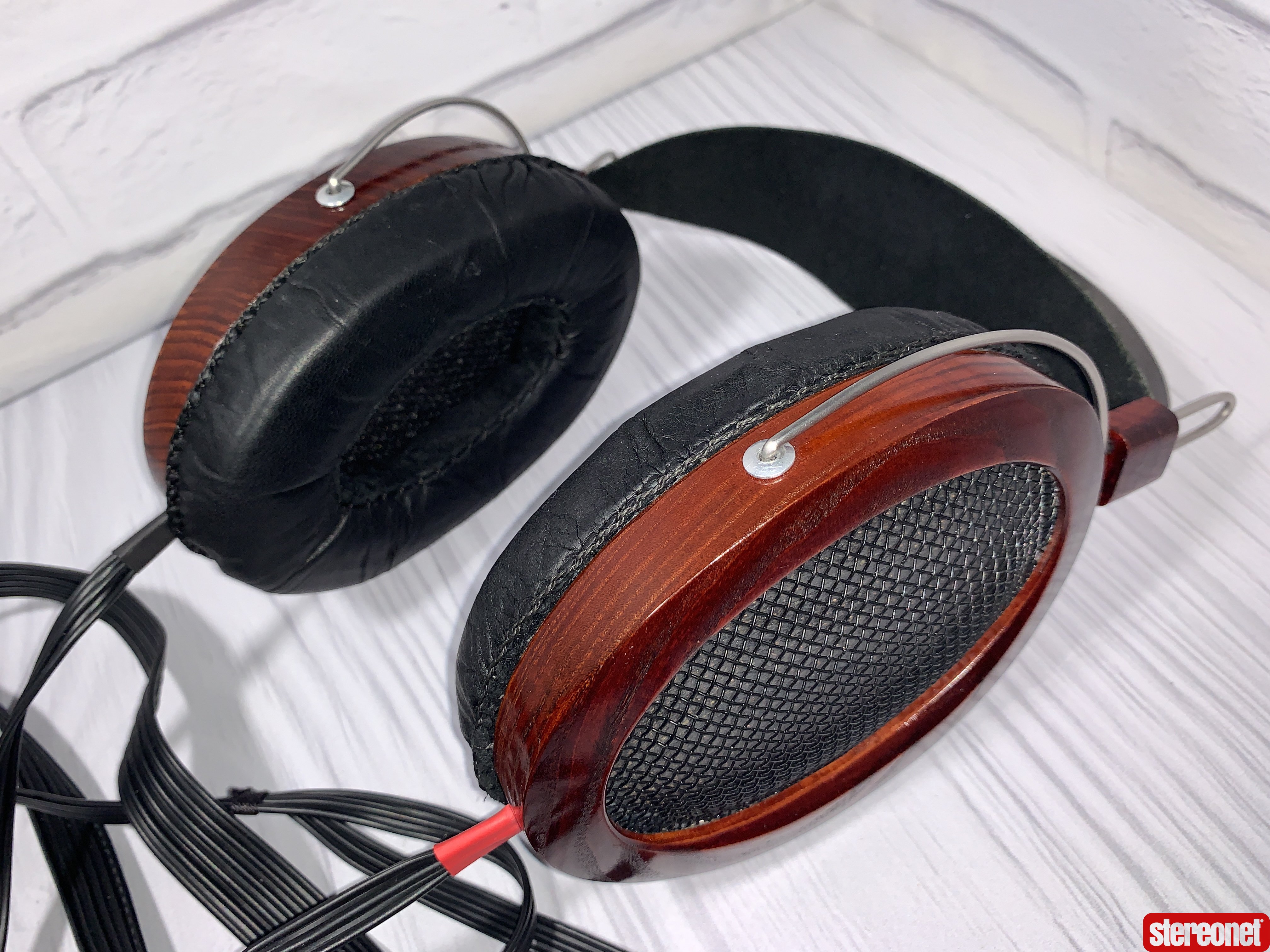 Perun 5+ Headphones - Over/On Ear