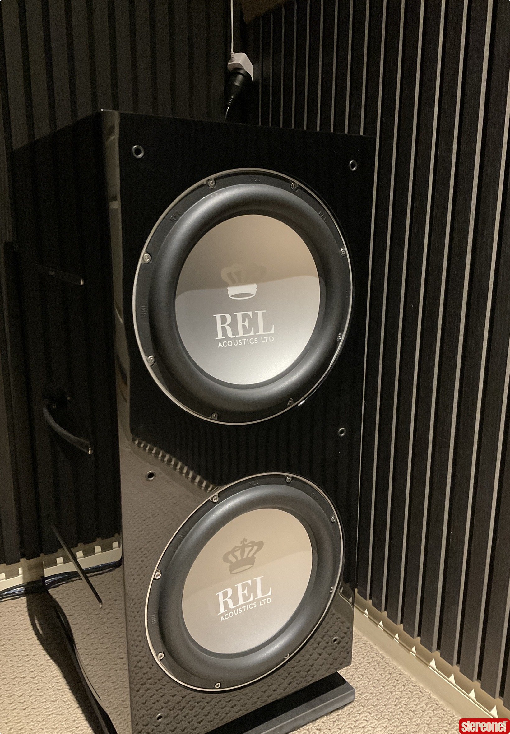 REL Acoustics 212/SX Subwoofer