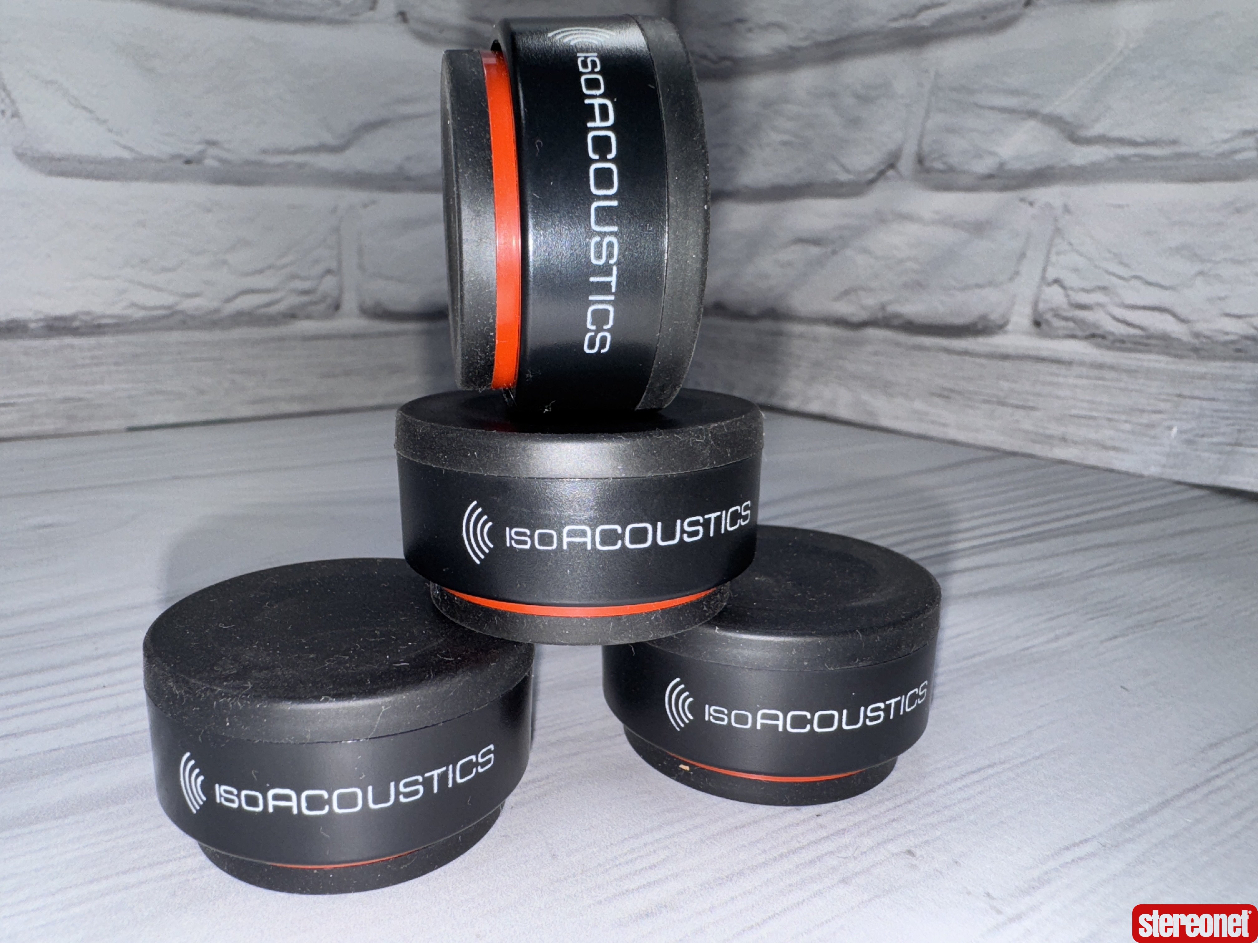 IsoAcoustics Iso-Puck Mini Isolation Devices