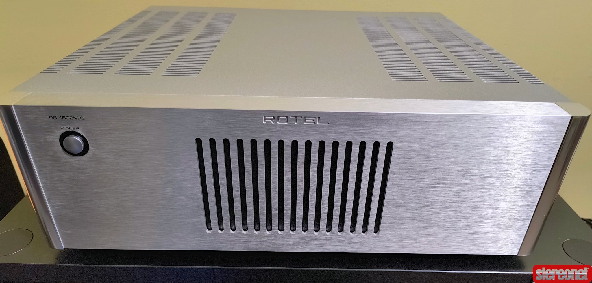 Rotel RB-1582 MkII Power Amplifier