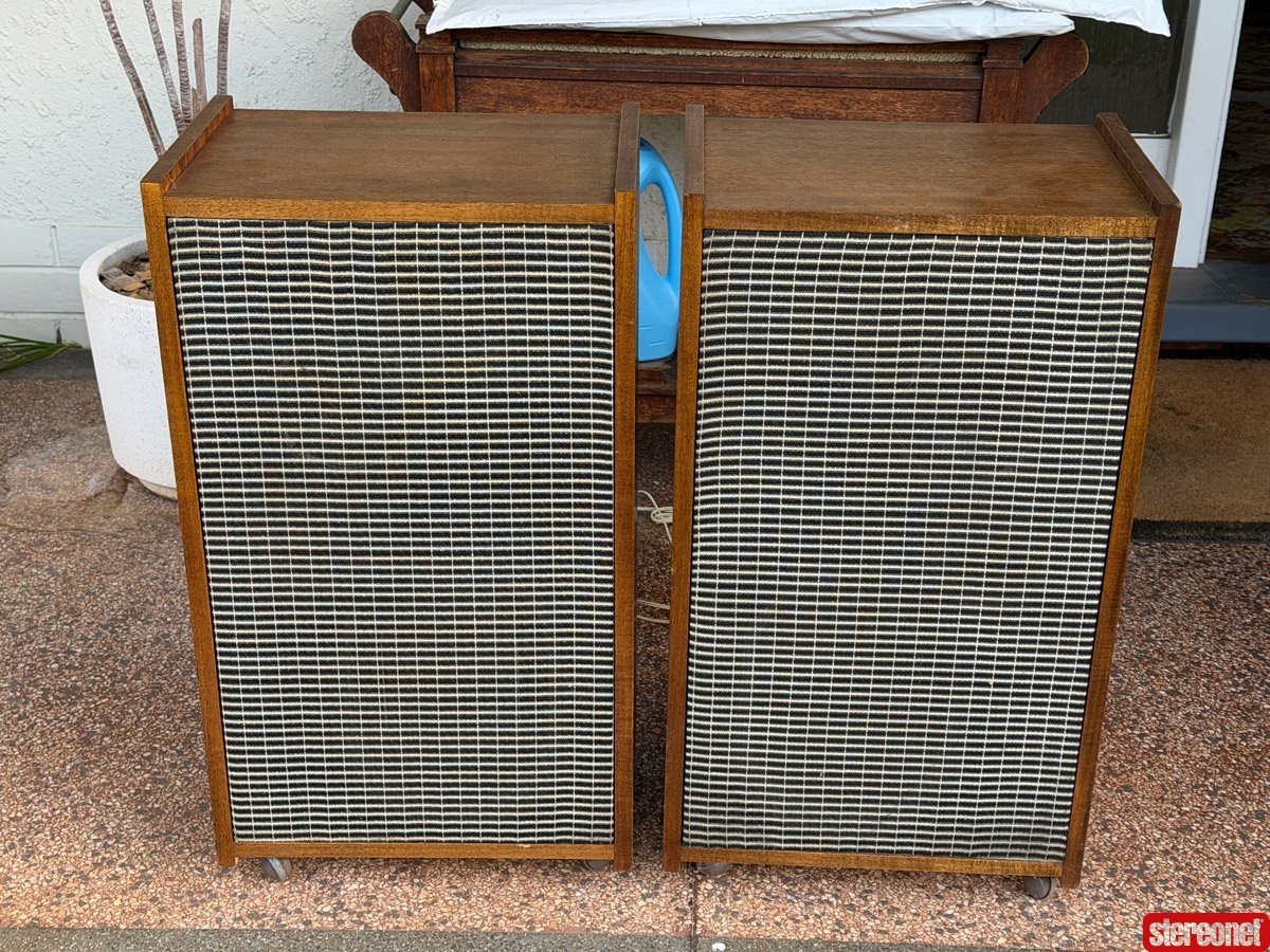 Unknown / Generic KEF Knockoff Floorstanding Loudspeakers