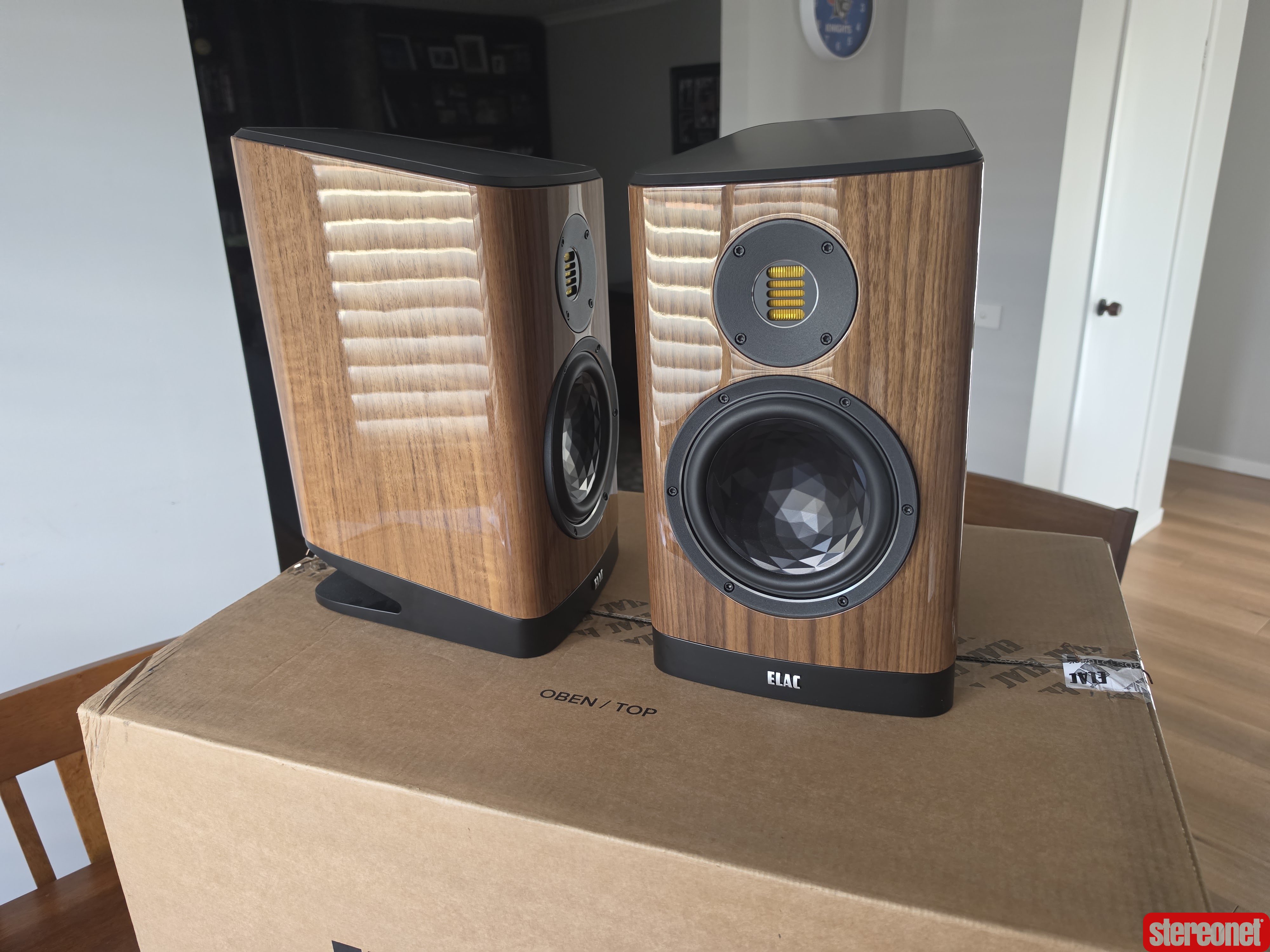 ELAC Vela BS404.2 Bookshelf Loudspeakers