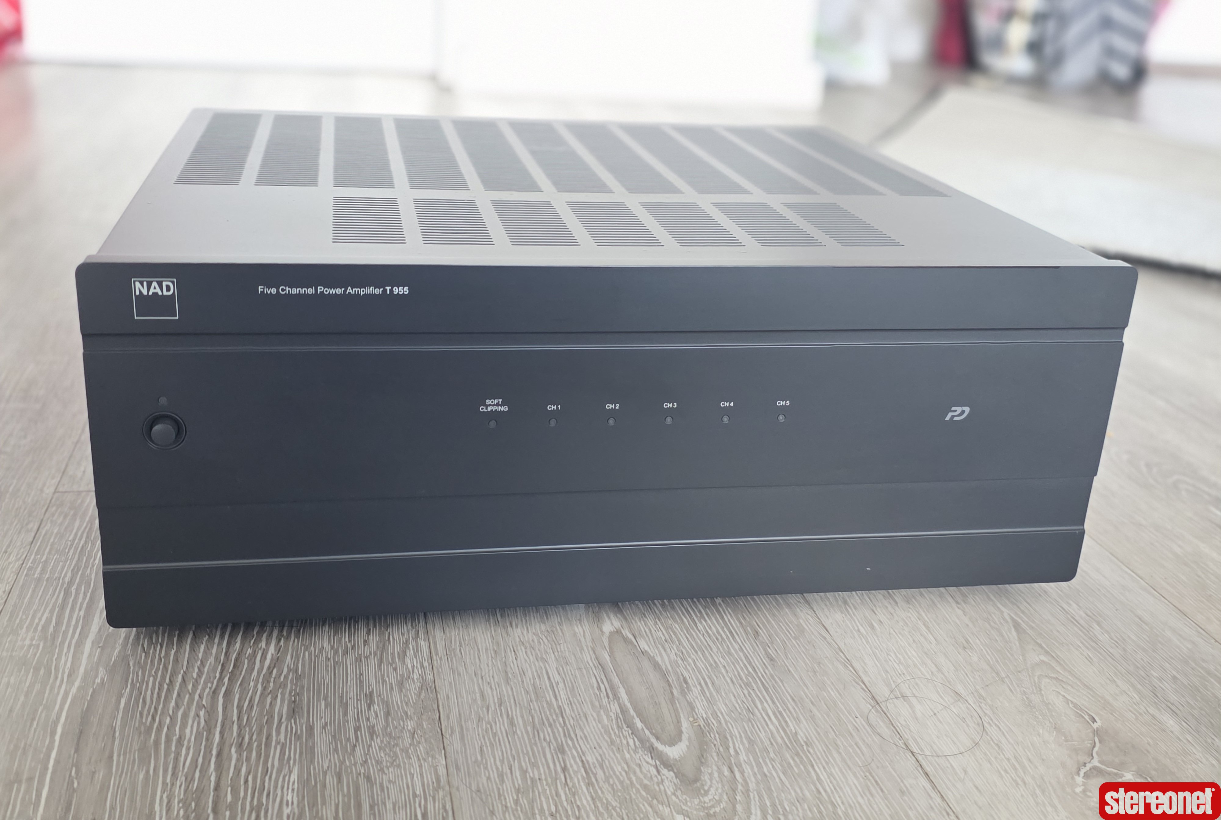NAD Electronics T955 5 Channel Amplifier