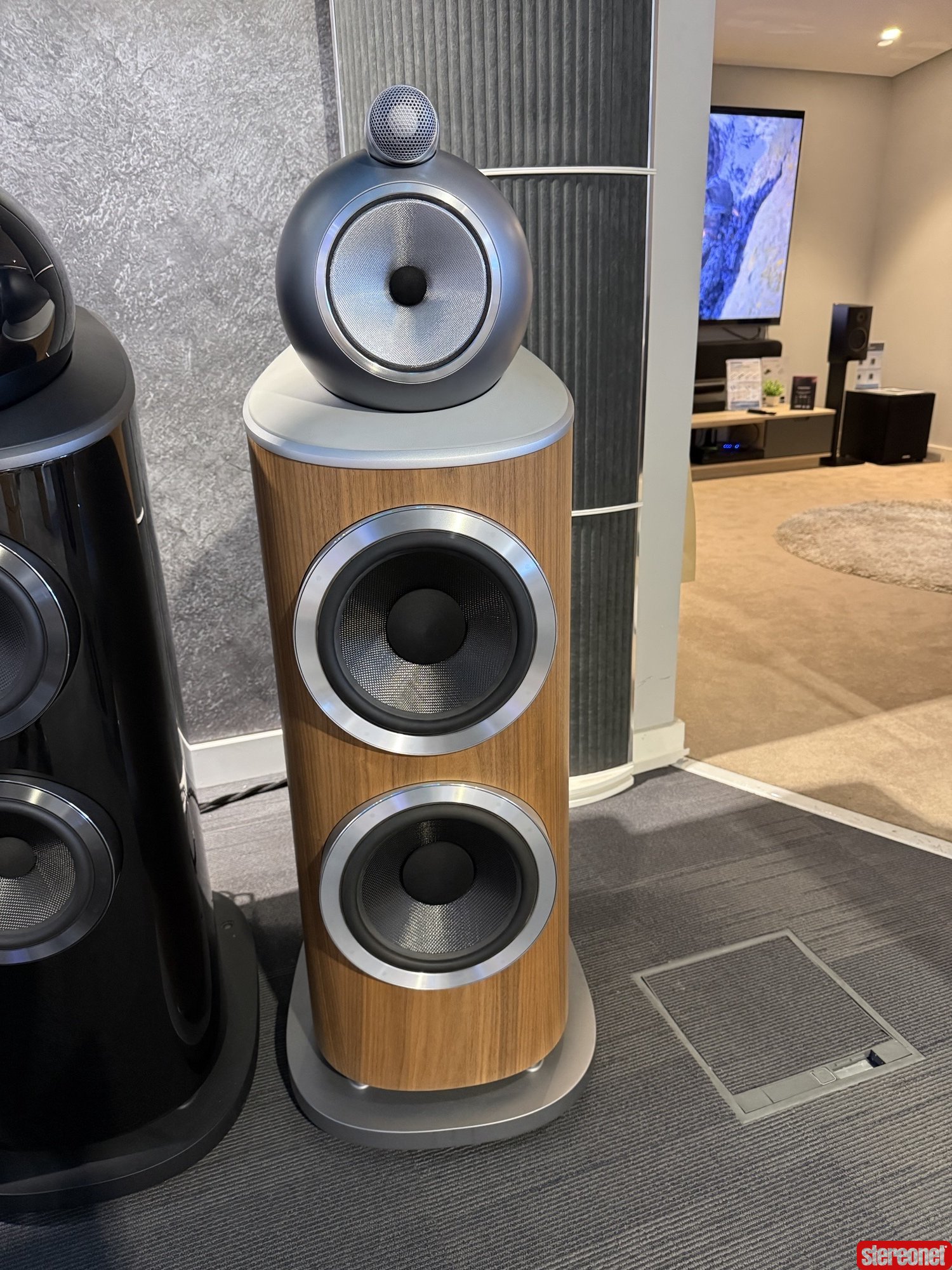 Bowers & Wilkins 801 D4 Floorstanding Loudspeakers