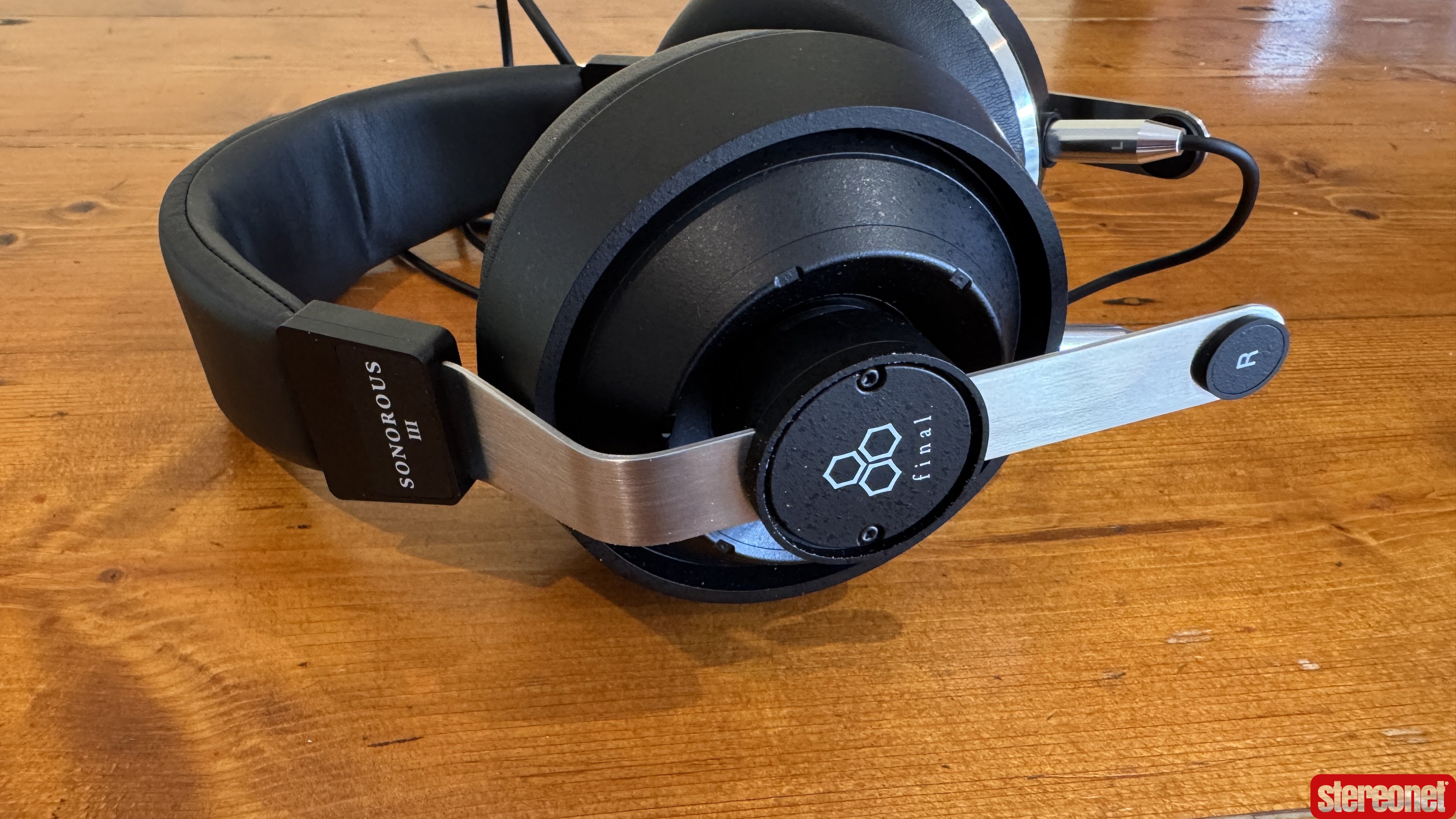 Final Audio Sonorous III Headphones - Over/On Ear