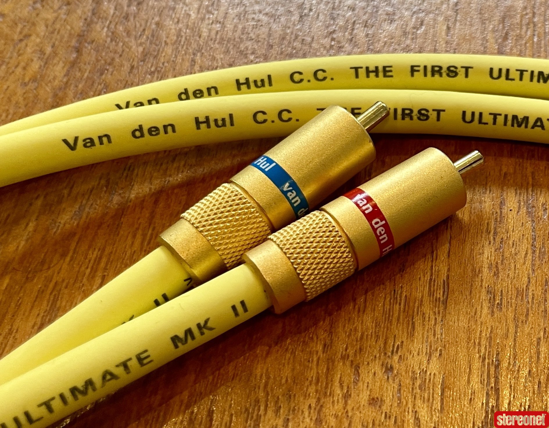 Van Den Hul The First Ultimate MkII Interconnect Cables (RCA)