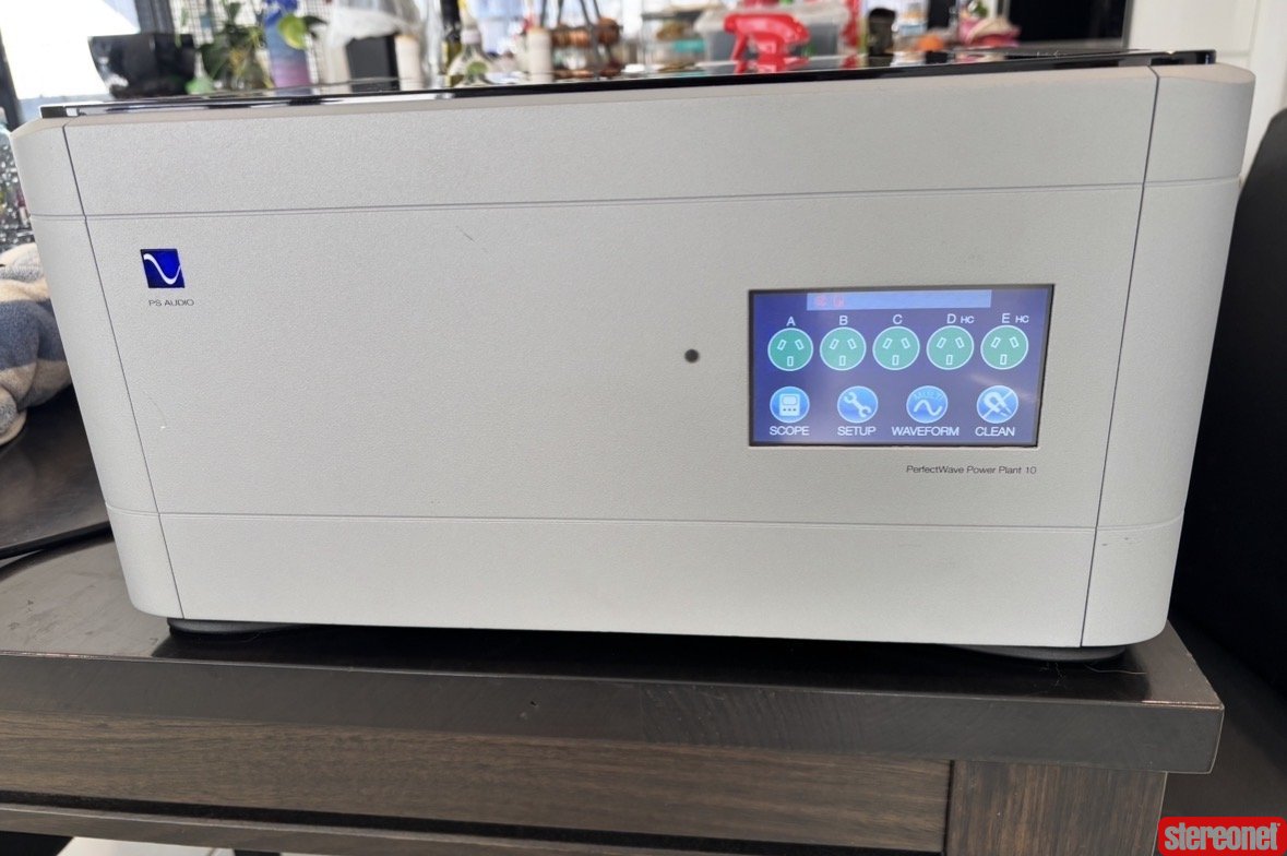 PS Audio PerfectWave Power Plant 10 Power Conditioner