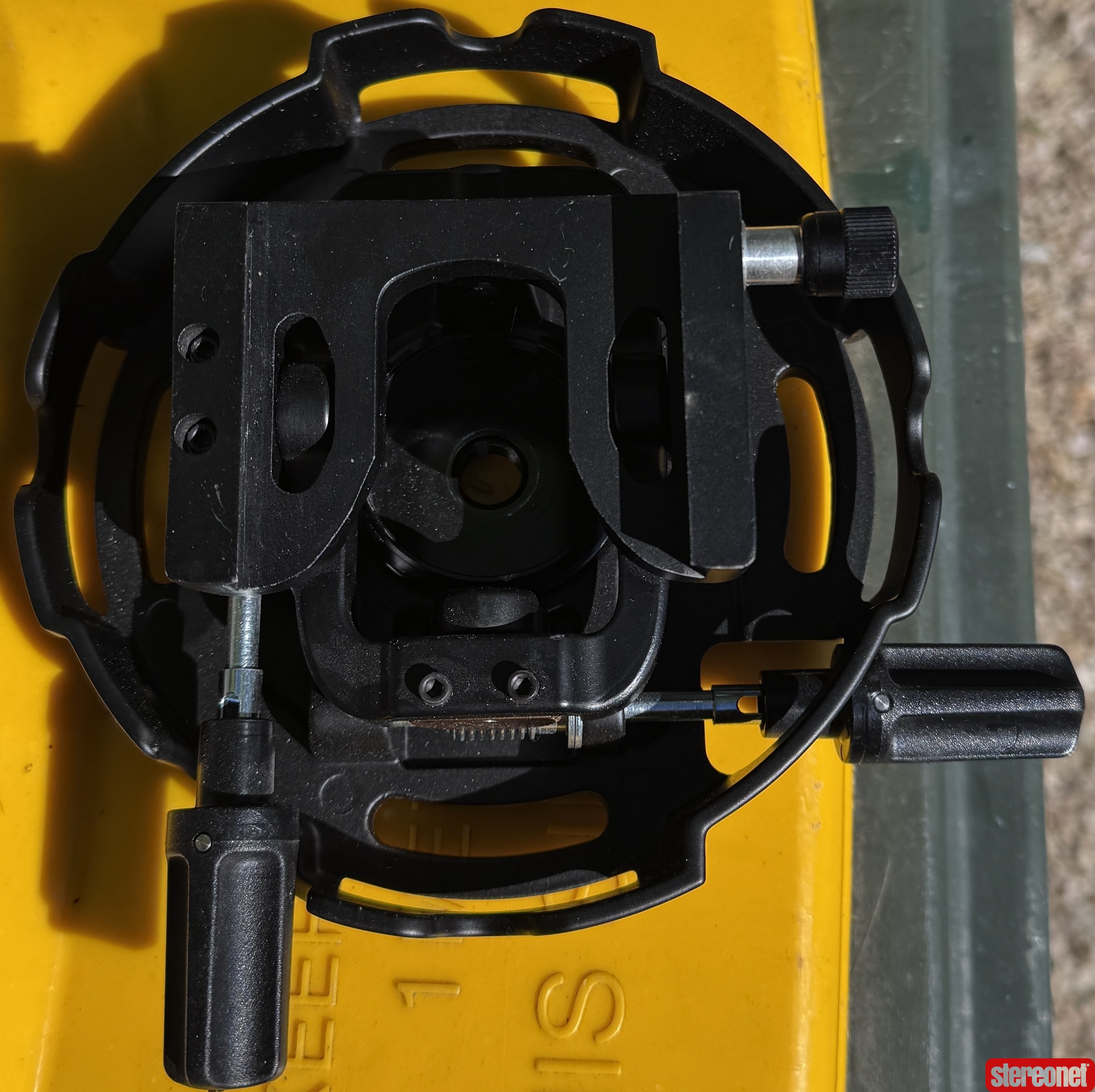 Peerless Peerless-AV Precision Gear Projector Mount Projector Mount