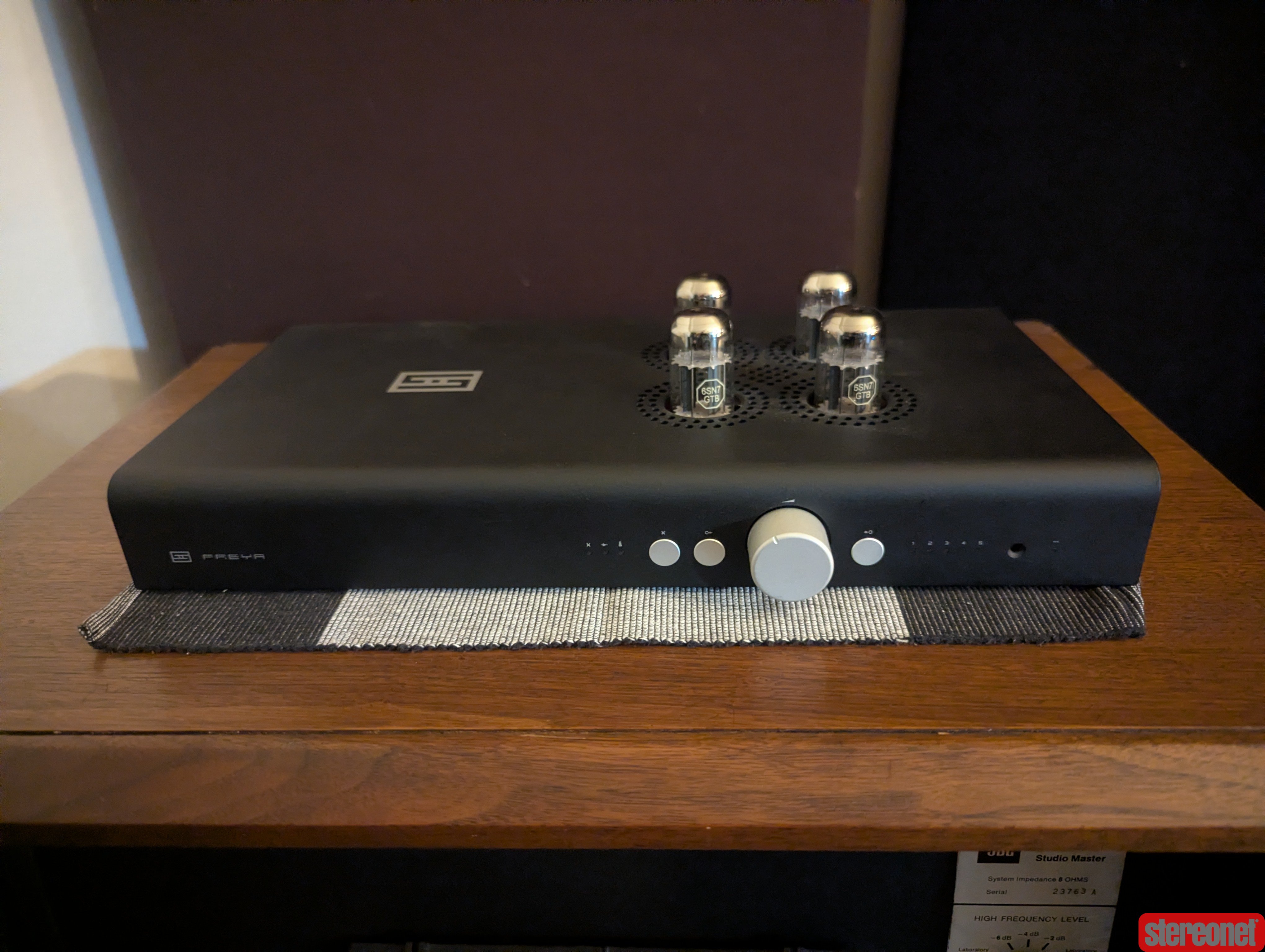 Schiit Freya+ Pre Amplifier