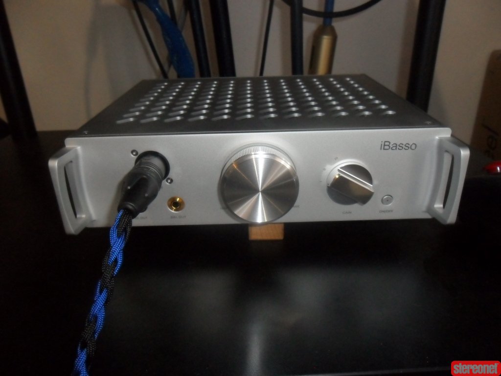 iBasso Kunlun Headphone Amplifier